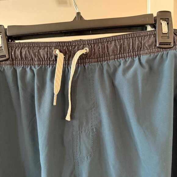 Vuori Men's Kore Shorts Lined Size XXL Color Blue - Picture 3 of 6